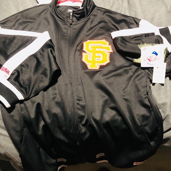 Giants - Picture 1 of 1